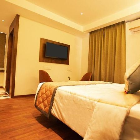 Super Hotel O Nar Comforts Near Ksr Railway Station Bangalore Exteriör bild