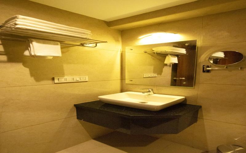 Super Hotel O Nar Comforts Near Ksr Railway Station Bangalore Exteriör bild