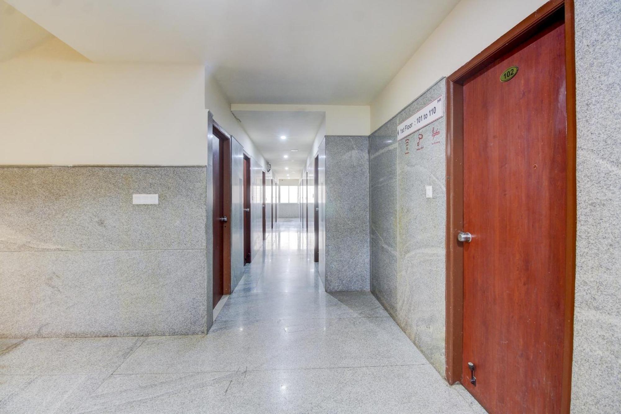 Super Hotel O Nar Comforts Near Ksr Railway Station Bangalore Exteriör bild